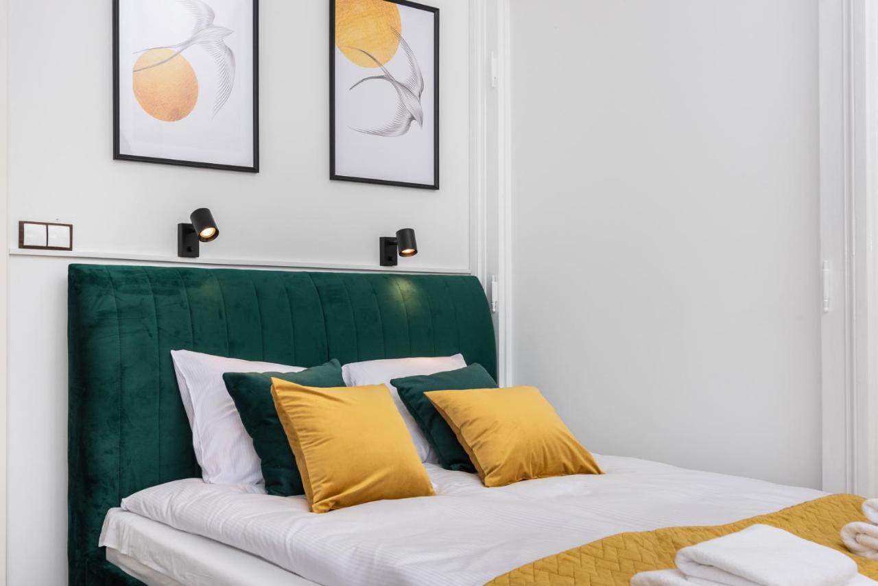 Premium Splendid Old Town Suites - By Upstairs Cracóvia Exterior foto